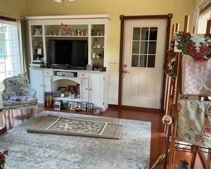 Area rugs and linen/drying racks for sale