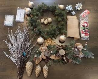 Christmas Wreath And Matching Mantel Decor