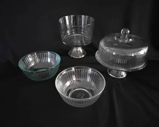 Pyrex Mixing Bowls with Hocking Monaco Bowl