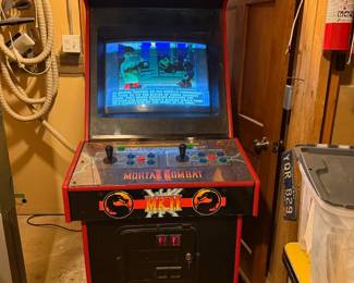   Midway Mortal Kombat II Arcade Game