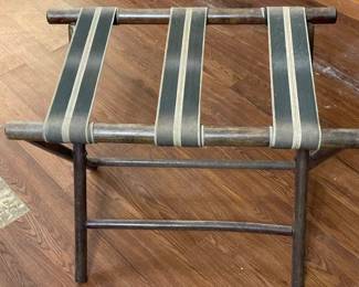 luggage stand
