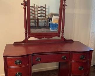 Dixie Furniture mahogany 7 drawer dresser w/mirror
