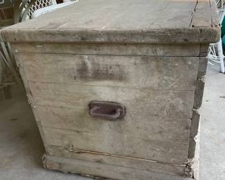 heavy trunk side
