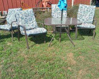 Outdoor dining complete
