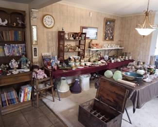 An abundance of decor