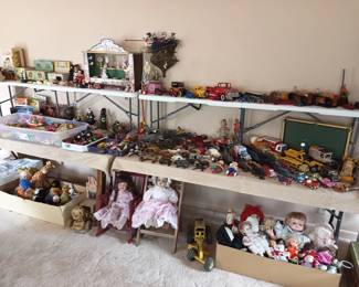 Toys and dolls!