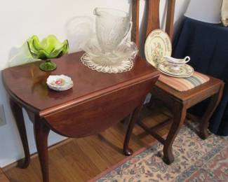 Dropleaf Side Table