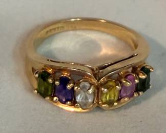14k Size 7 Gold Ring with 6 Stones