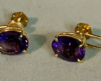 14k Gold and Amethyst Solitaire Earrings