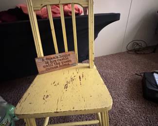 Wooden spindle back side chair