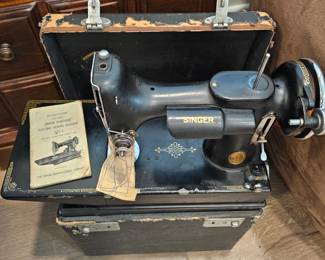 Singer Portable Electric Sewing Machine 221-1