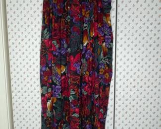 Vintage Floral Print Midi Skirt with Matching Belt