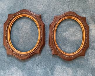 Vintage Oval Picture Frames with Scalloped Edges