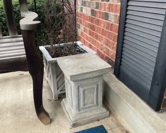 Cast Concrete Garden Pedestal