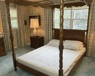 Drexel Heritage Vintage Four Poster Canopy Bed