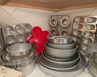 Vintage Aluminum Baking Pans and Bakeware