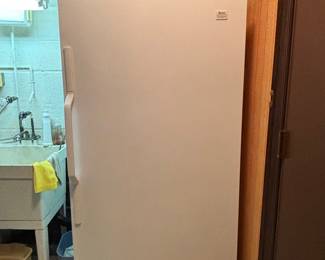 Amana Deepfreeze Upright Freezer