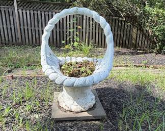 Cast Stone Rope-Twist Basket Planter