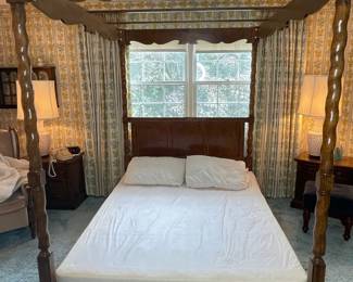 Drexel Heritage Vintage Four Poster Canopy Bed