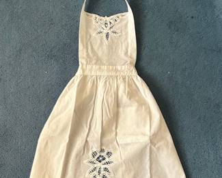 Vintage White Cotton Apron with Cutwork Lace and Floral Embroidery