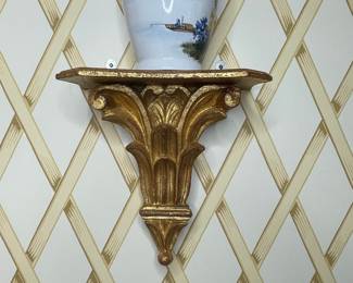 Vintage Italian Giltwood Acanthus Leaf Wall Bracket
