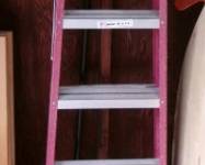 STEPLADDER