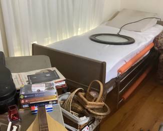 Electric hospital bed