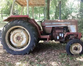 1965 574 International tractor