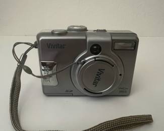 Vivitar ViviCam 3935 Digital Camera