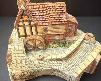 David Winter Cottages 'Barn Millers' Miniature Sculpture