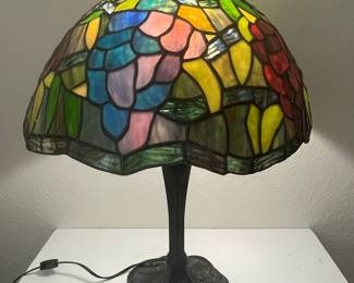 Tiffany-Style Leaded Glass Table Lamp with Floral Motif Base