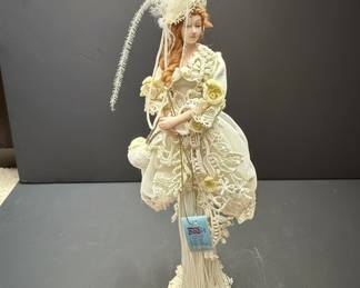 Possible Dreams Clothtique "Victorian Lady" Figurine