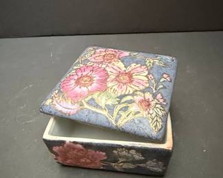 Vintage Chinese Porcelain Floral Trinket Box