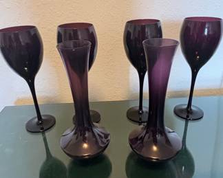 Set of 4 Mikasa Elegance Elegant Plum Wine Glasses and 2 Bud Vases