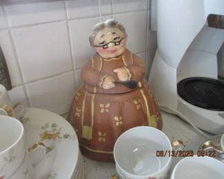 Grandma cookie jar