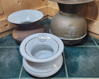 Lot 24: Spitoons