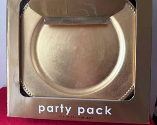 Lot 122: Gold charger plates set (12) in box