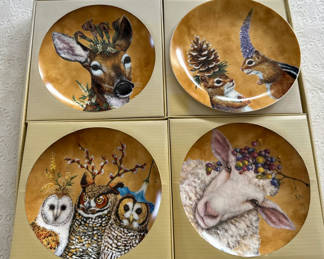 Lot 102: Set of Four Decorative Woodland Animal Plates
