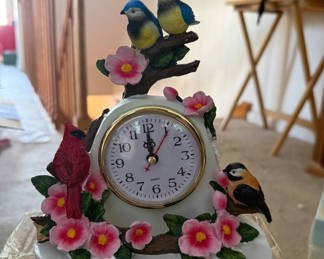 Lot 143: Bird Garden Tabletop Clock
