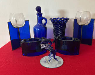 Lot 60: Cobalt blue and blue glassware collection with decorative sculpture