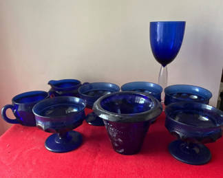 Lot 121: Cobalt blue glassware set with goblets and bowls
