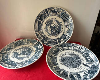 Lot 151: Worcester Massachusetts 1722-1972 Commemorative Plates