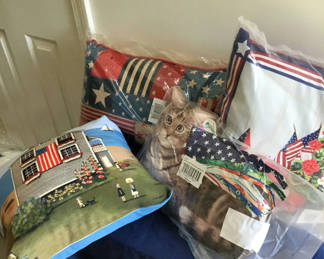 Lot 9: Patriotic decorative pillows and plush toys