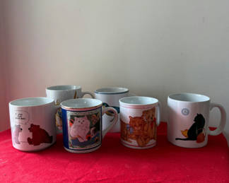 Lot 171: Assorted animal-themed ceramic mugs