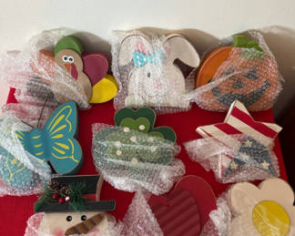 Lot 71: Assorted Seasonal Decorative Ornaments