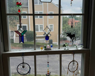 Lot 174: Assorted decorative hanging ornaments