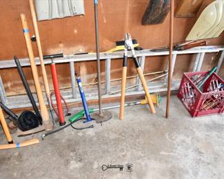 832Garage