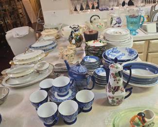 beautiful dishes and dish sets