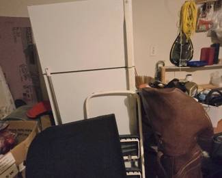 Refrigerator - freezer on top