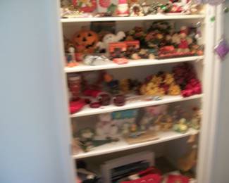HOLIDAY DECOR